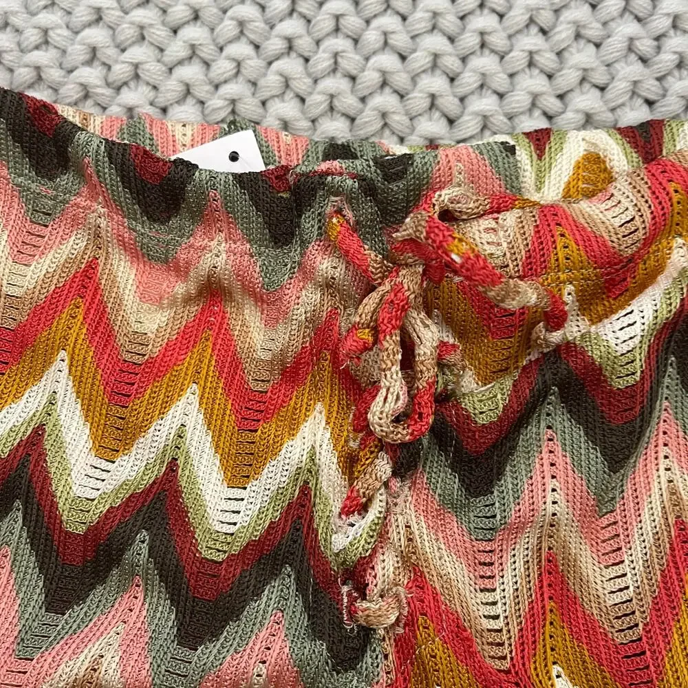 Skatie• ‘Farrah’ Short in Fleetwood Print - Picture 9 of 14